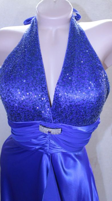 Продам вечерние платья 46