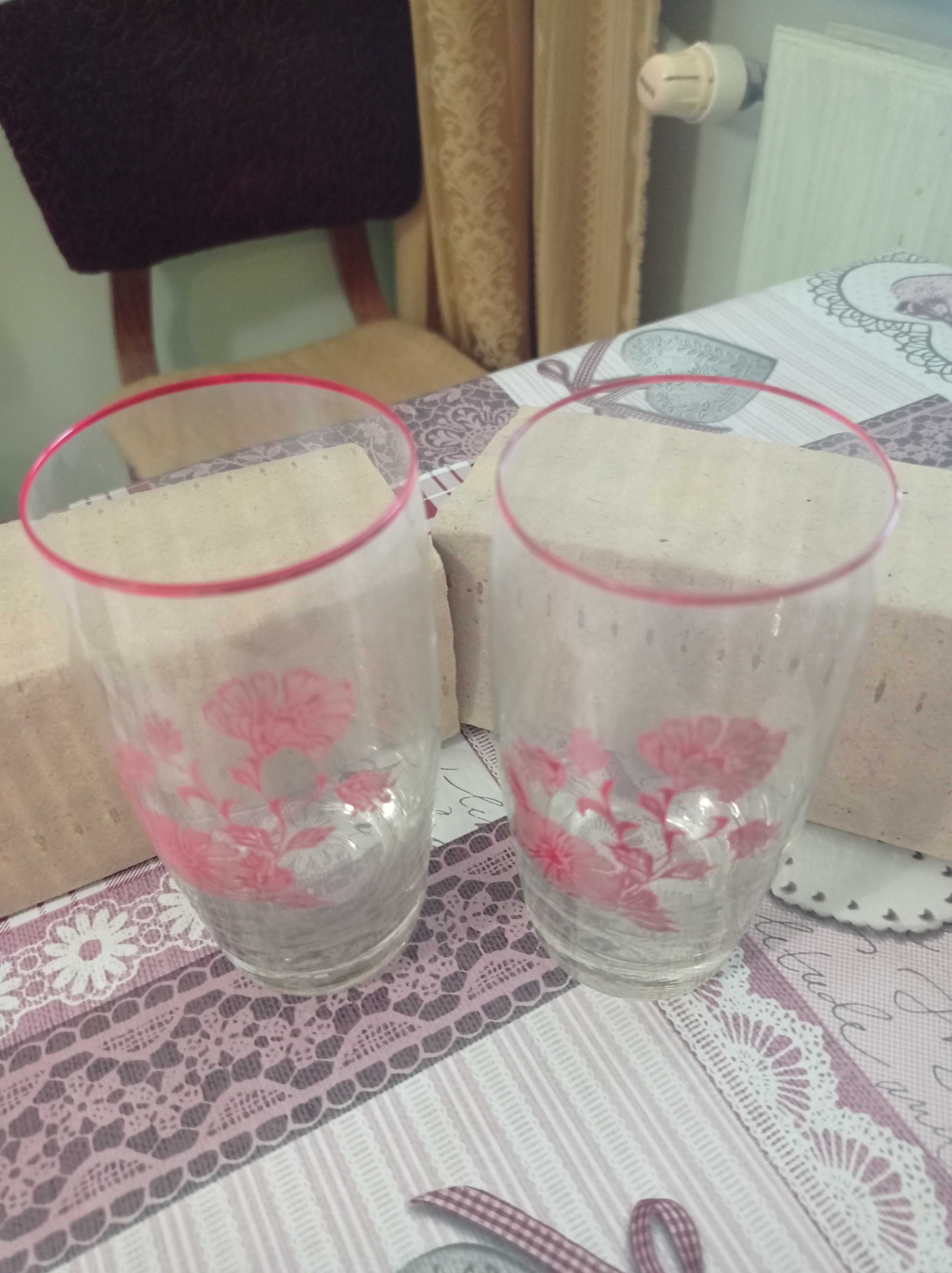 Чаши за вода и безалкохолно от калиево стъкло