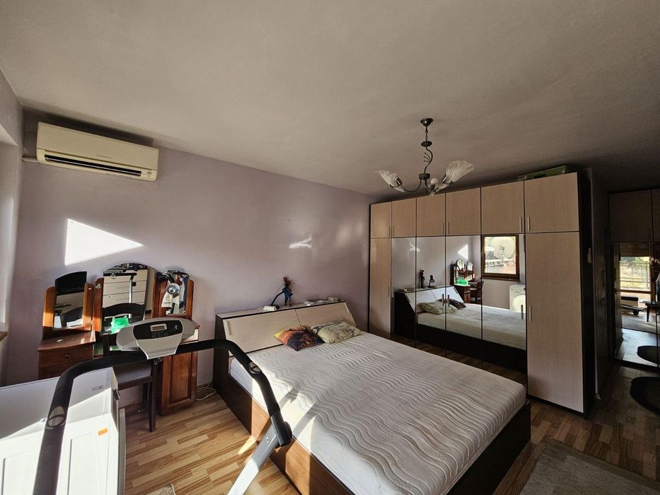 Дава се под наем Многостаен апартамент в Пловдив, Кършияка - 195 кв.м за 875 € - Снимка #4