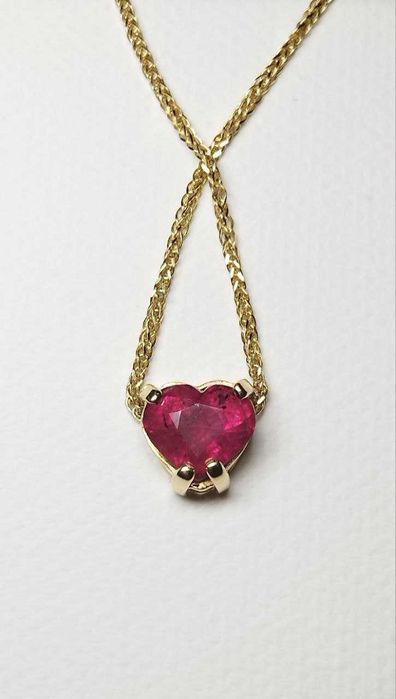 Златен медальон с голям естествен рубин! Сертификат! Нов!