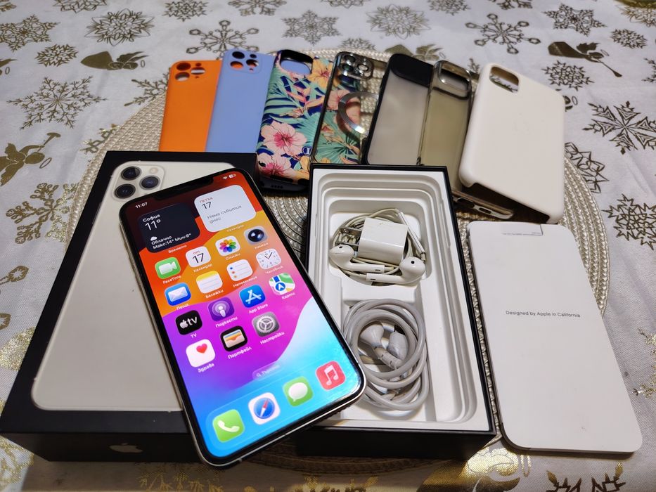 Само за 349 лева ! iPhone 11 Pro Max 64GB iOS 26.0.1 + 7 кейса подарък