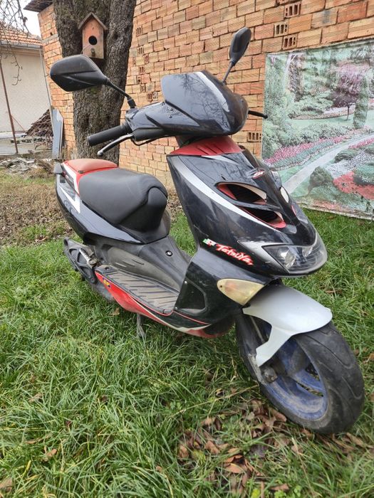 Априлия СР 50 скутер