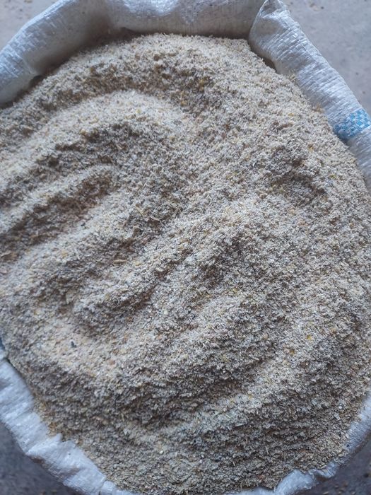 Vând amestec de cereale măcinat