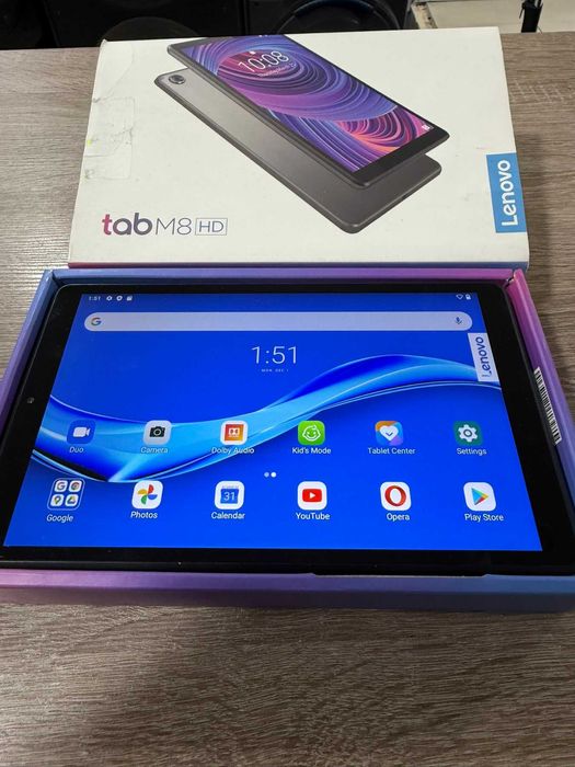 Lenovo tab m8 Таблет