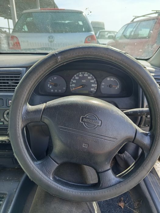 Нисан Пулсар бензин на части