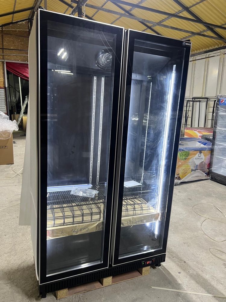 Vitrina frigorifica cu 2 usi lumina led verticala