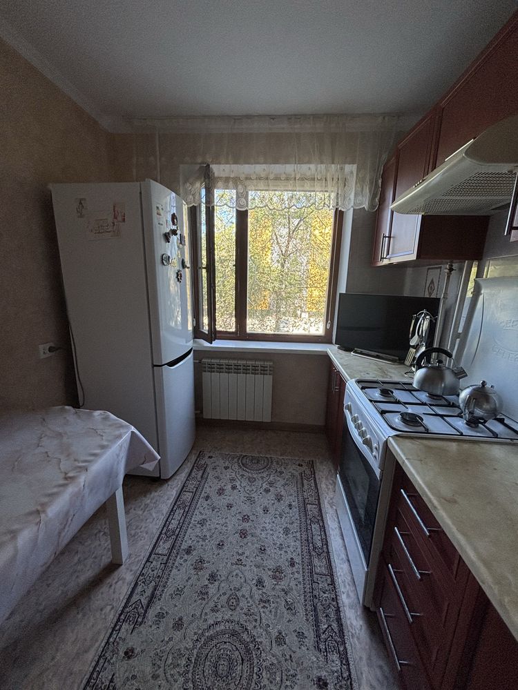Продам 3 комнатную квартиру в 11 мкр