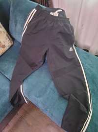 Pantaloni adidas L