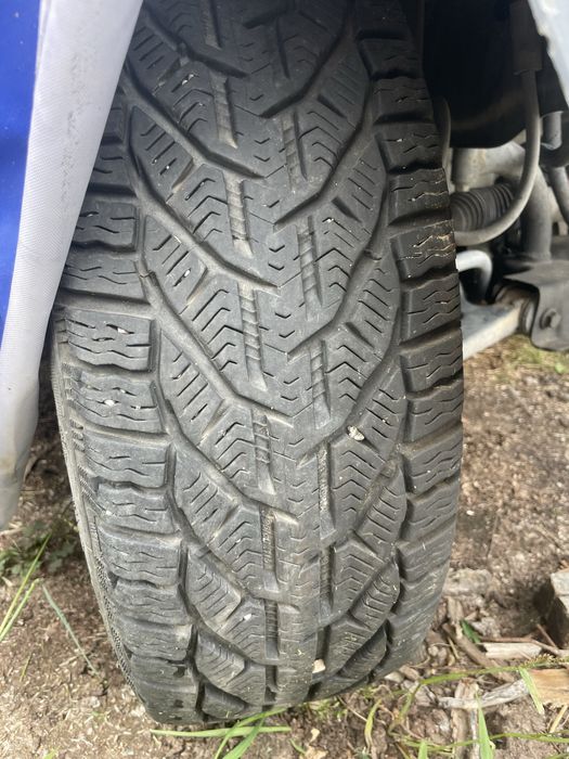 Vand cauciucuri de iarna 195 60 15