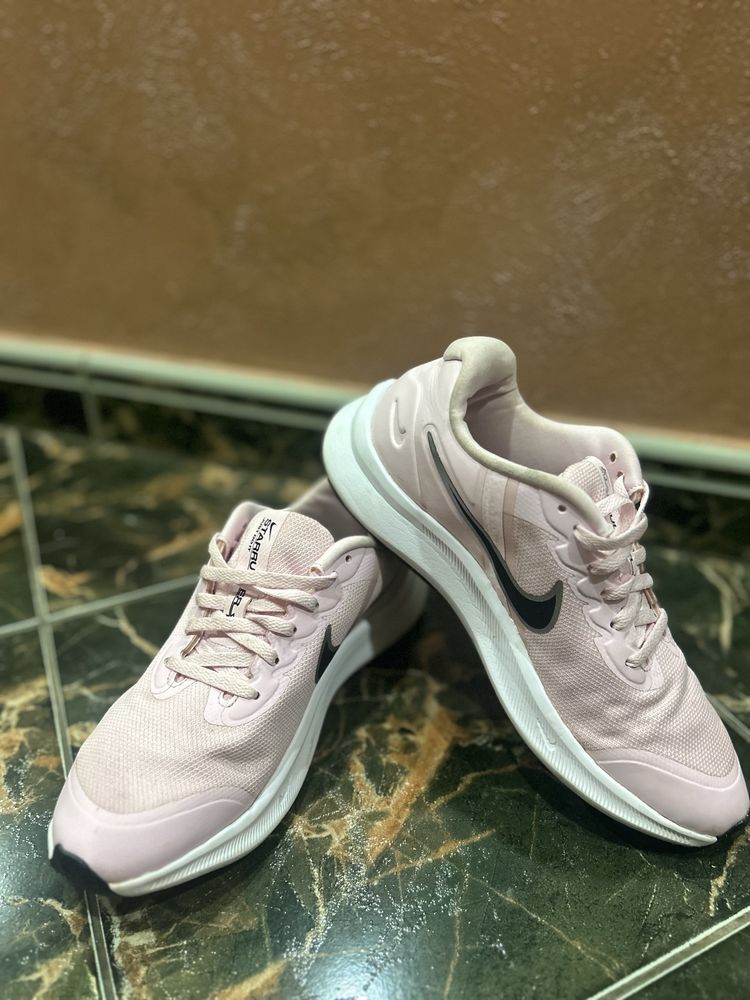 Дамски маратонки NIKE STAR RUNNER 3