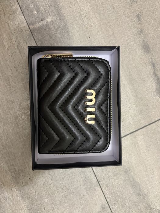 Miu Miu стил (черна кутия) – комплект