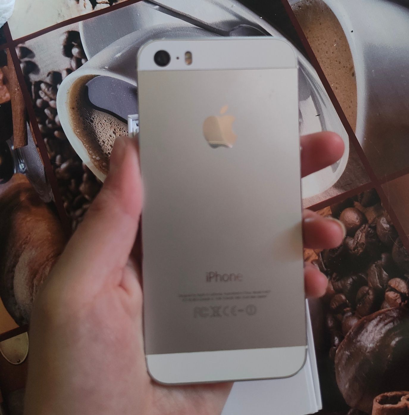 продавам iphone 5 SE