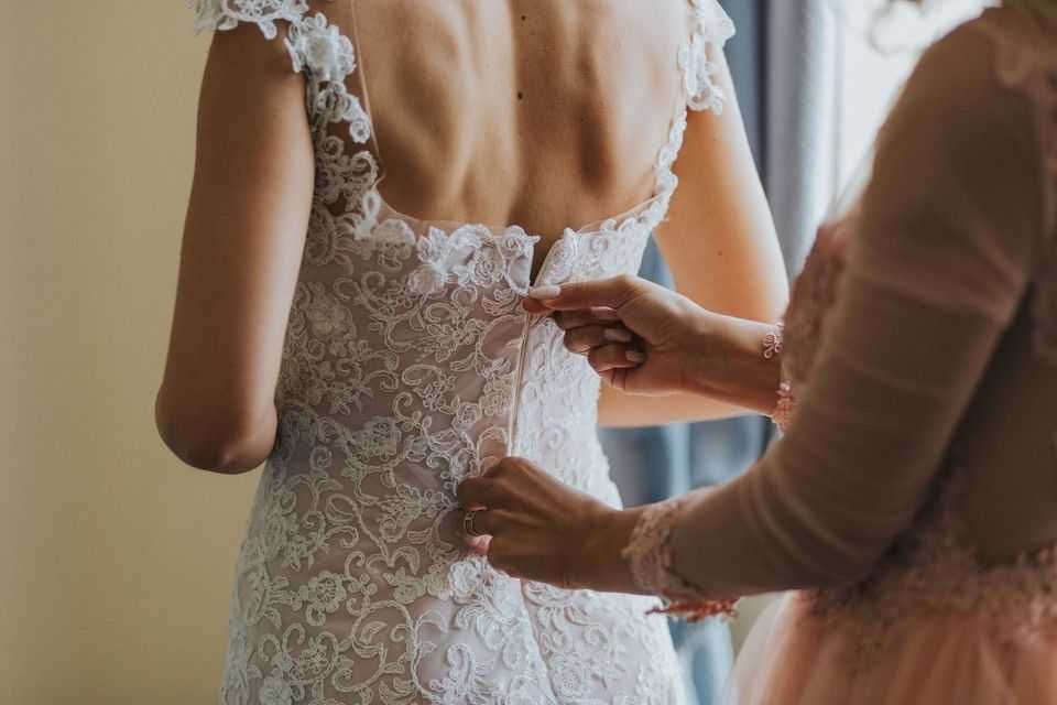 Rochie de mireasa, model sirena, dantela si tulle