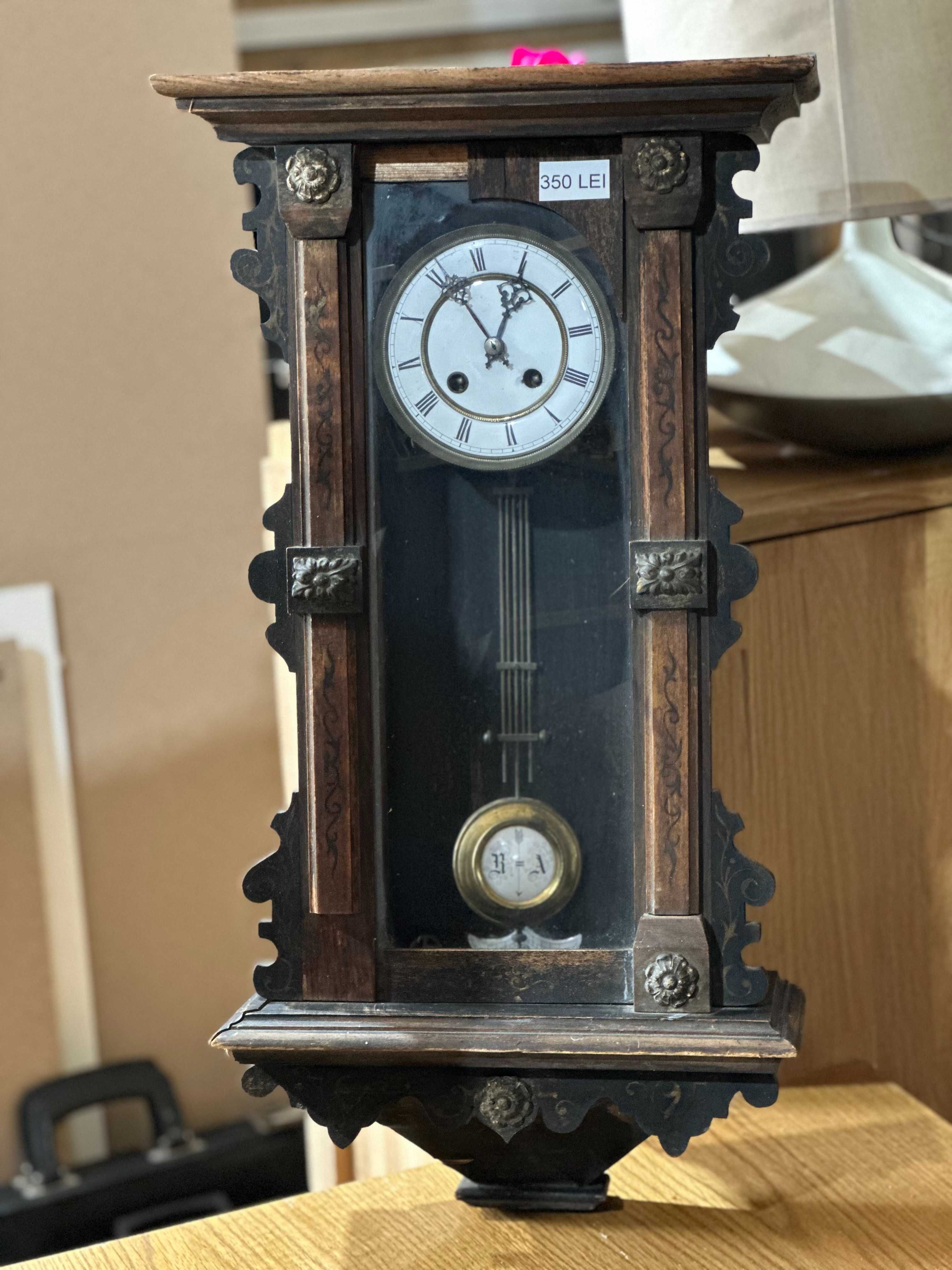 Pendula Vintage din lemn; Ceas de perete; Piesa de decor