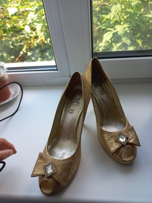 Продам туфли женские