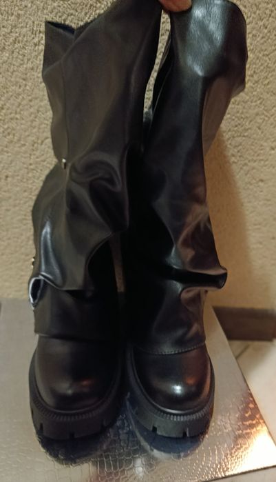 Ботуши със сваляща горна част!