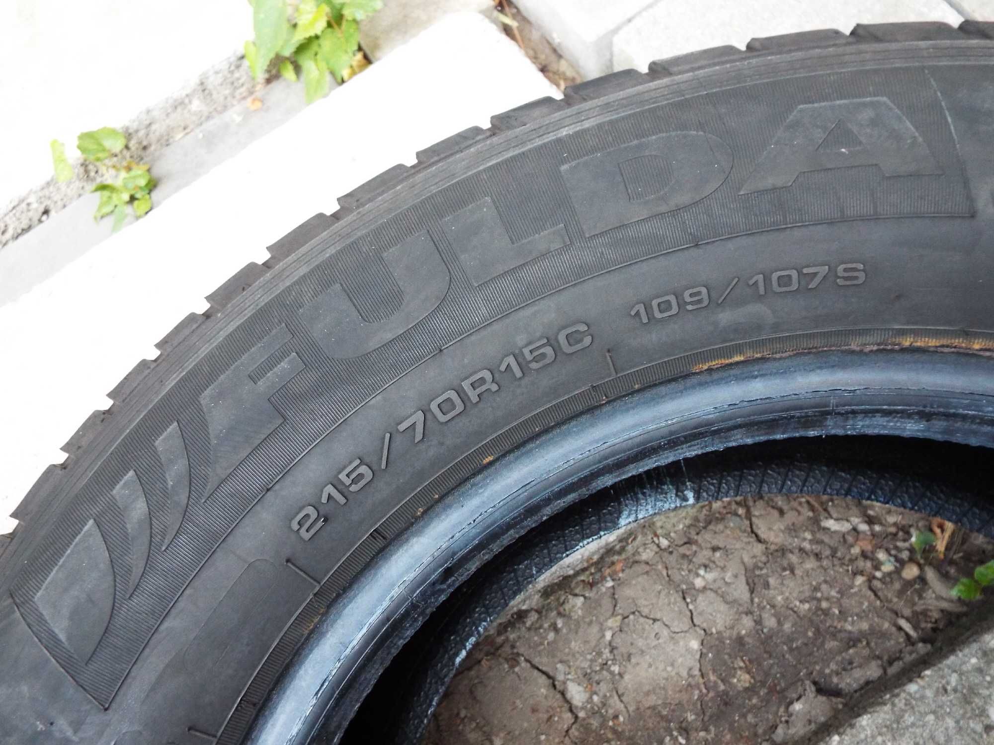 vand 2 anvelope de vara 215/70/15C fulda pret 240lei amandoua