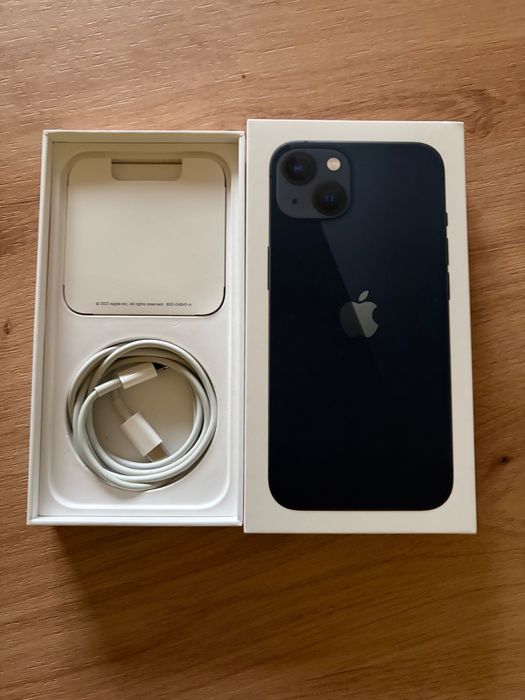 iPhone 13, 128GB с гаранция.