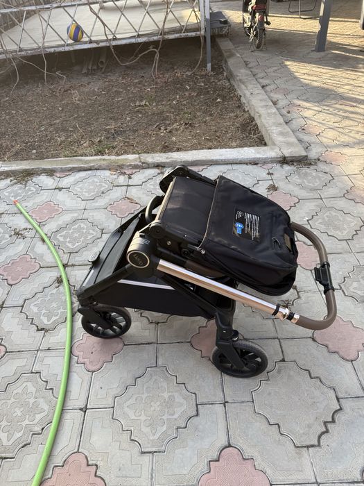 Коляска для новорожденного.