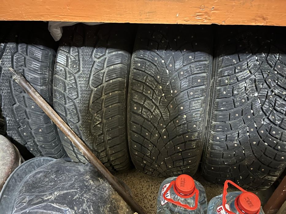 Продам шины 215/55/17