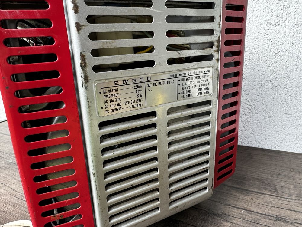Generator portabil Vintage, fabricatie 1965 - HONDA E300 -300w