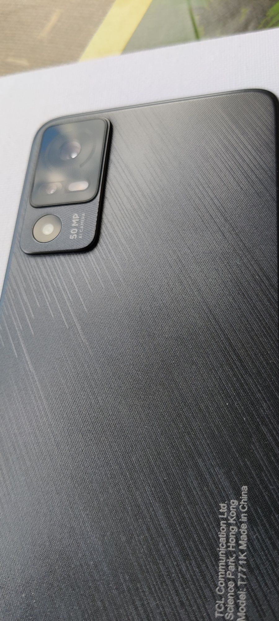 Продавам телефон TCL 40R 5G. Модел T771K.
