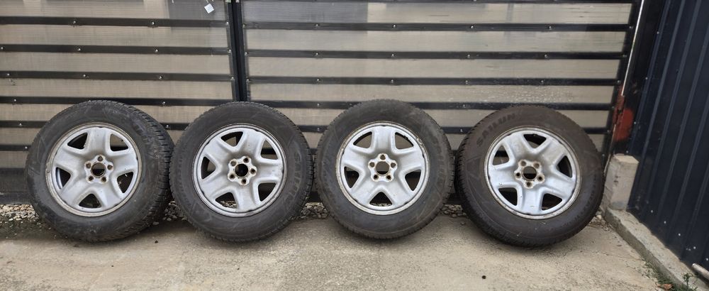 Anvelope de iarna + jante 225 / 65 / R17 106 H