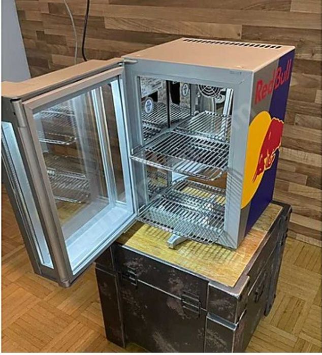 Хладилник RedBull