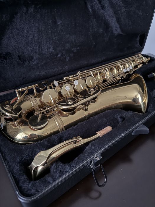 Saxofon cu accesorii