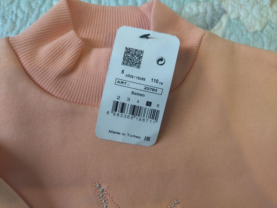 Продаётся теплая кофта для девочки