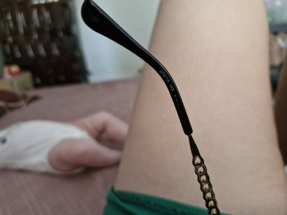 Ochelari de soare dama de la Guess