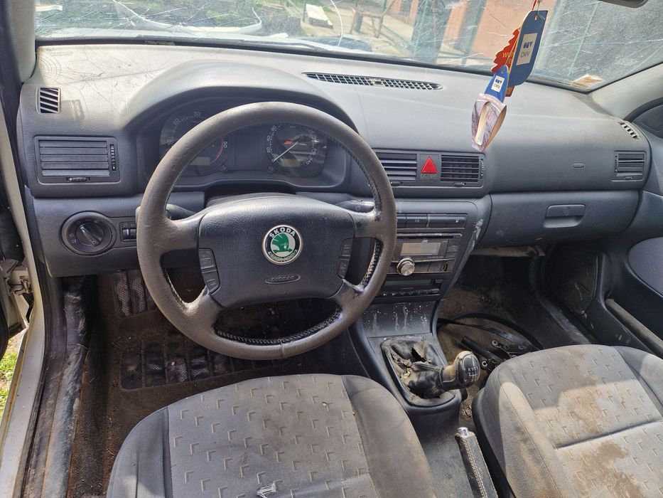 Dezmembrez skoda octavia