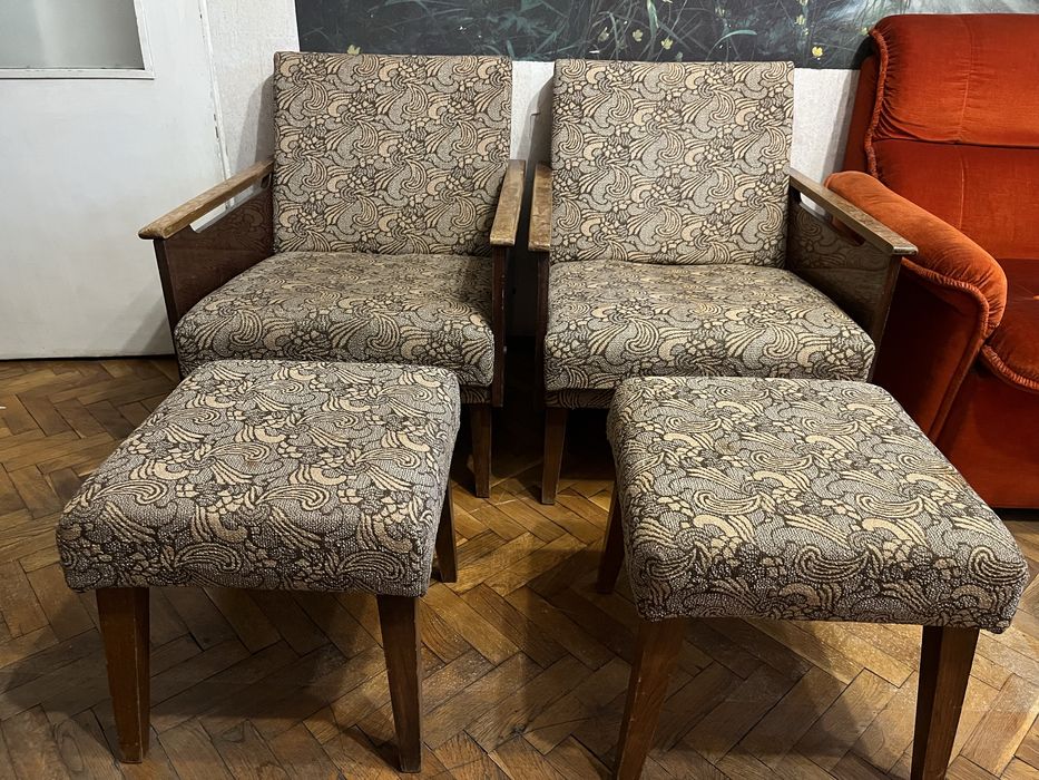 Ретро комплект: 2 фотьойла + 2 табуретки + подарък холна маса