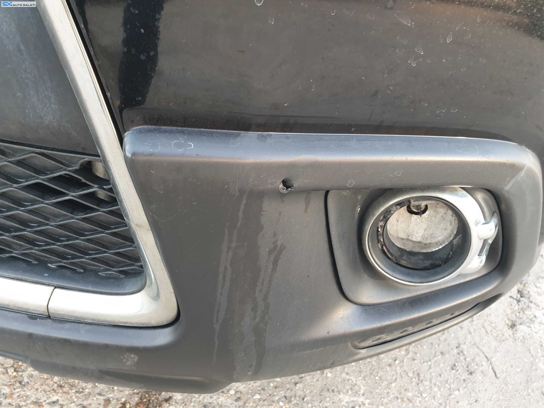 Bara Spoiler Fata cu Grila cu Emblema si Grile Proiectoare cu Imperfectiuni Mitsubishi ASX NFL Non Facelift 2010 - 2012 Culoare X42 [K0642]