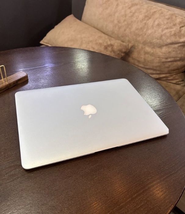 Macbook air………….