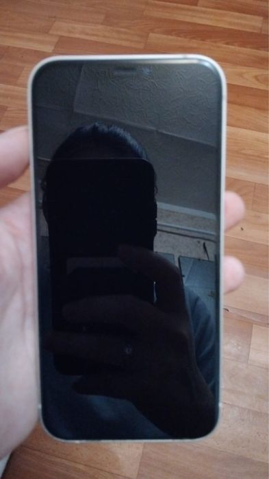 продам айфон 12 срочно