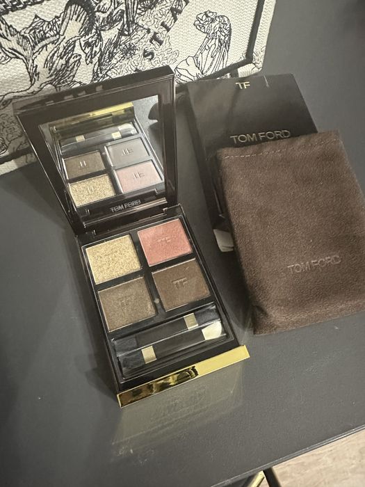 Blanita de vulpe argintie si paleta farduri Tom Ford originala cado