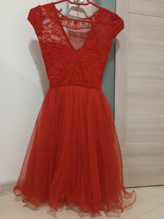 Rochie roșie mini din tull și dantelă