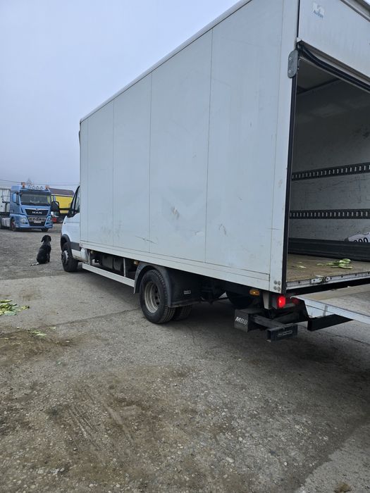 Vând dubă cu lift iveco 6.5to