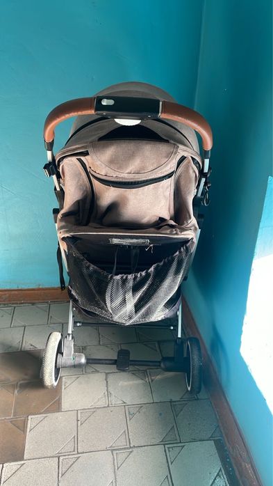 Продается коляска прогулочная в хорошем состоянии за 10000 тенге.