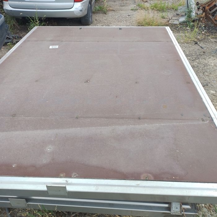 Vând două platforme