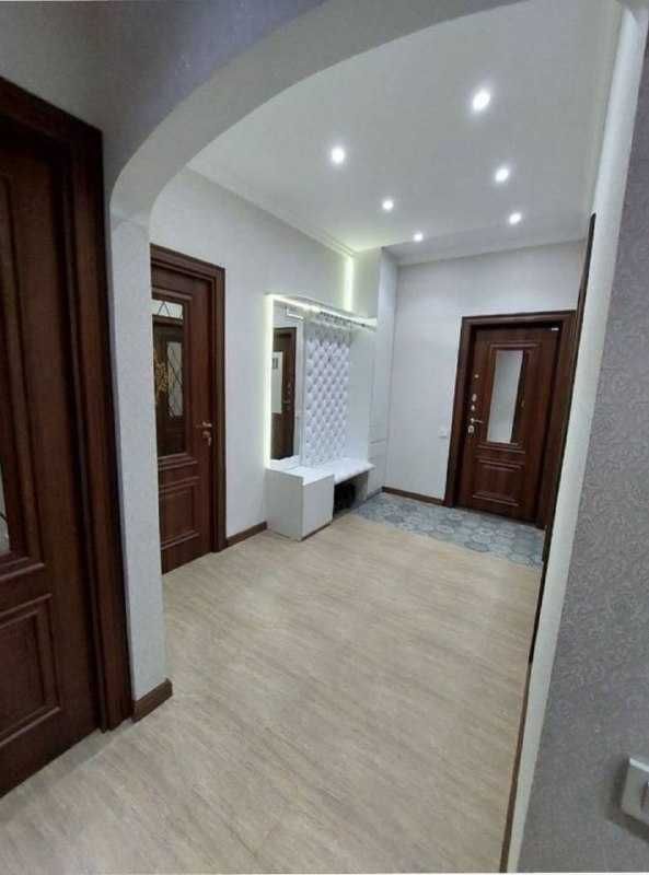 Продается 4-комнатная квартира в ЖК