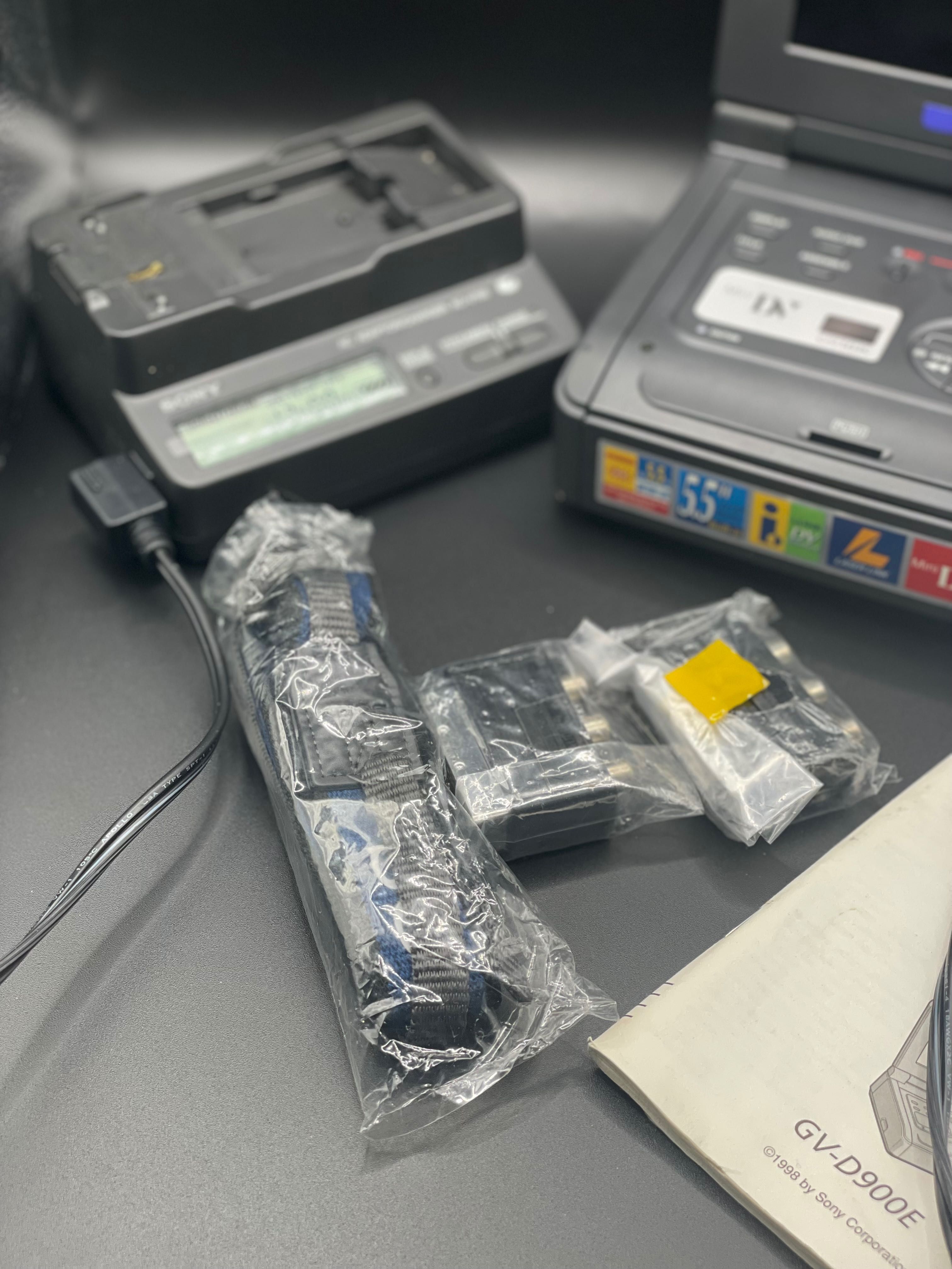 Sony GV-D900E Portable Digital MiniDV Walkman Tape Player Editor