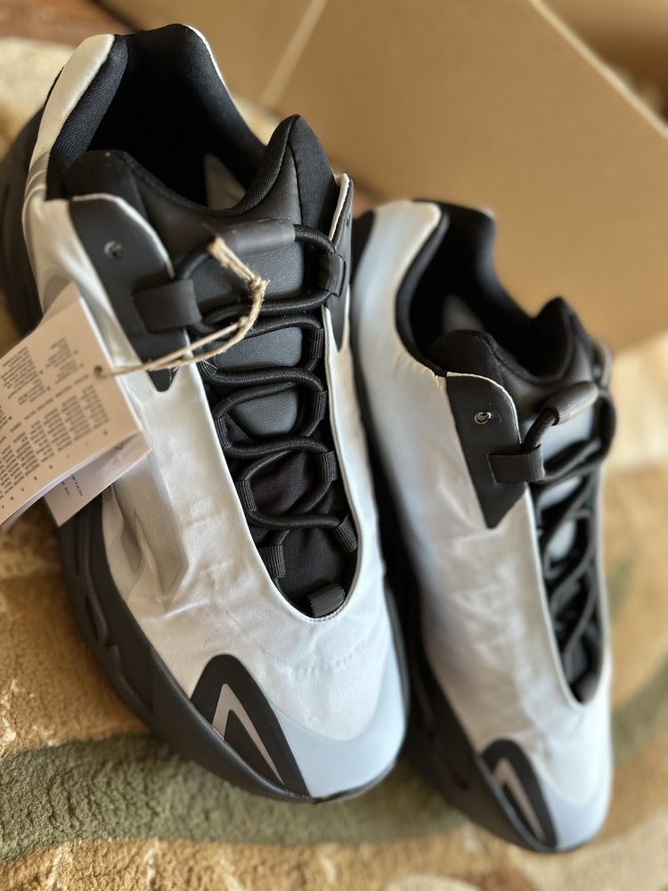 Adidas Yeezy Boost 700 originali