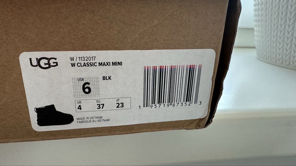 UGG Classic Maxi Mini