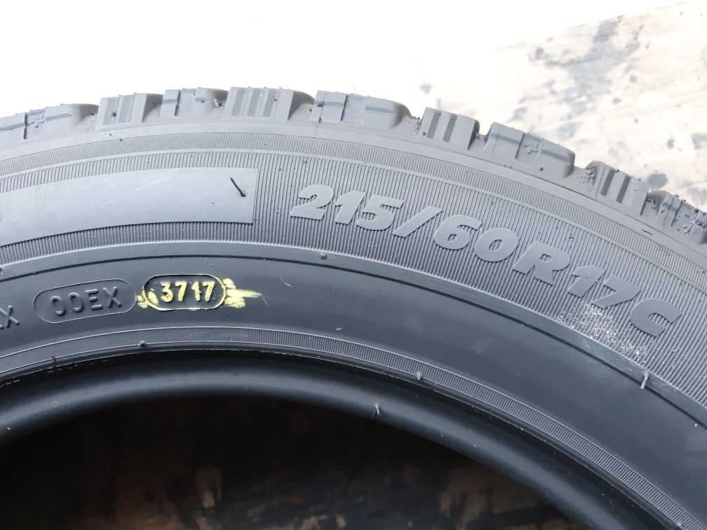 1 Anvelopa M/S Michelin 215 60 R17C  iarnă impecabilă profil 7.5 mm.