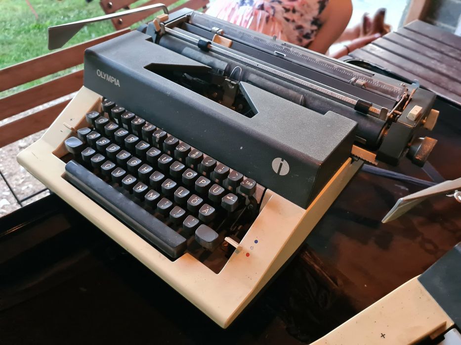 Пишещи машини Olympia 2бр.