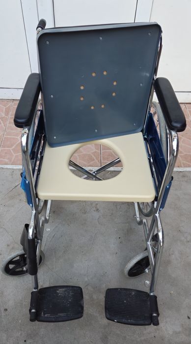 Vând cărucior nou persoane cu handicap!