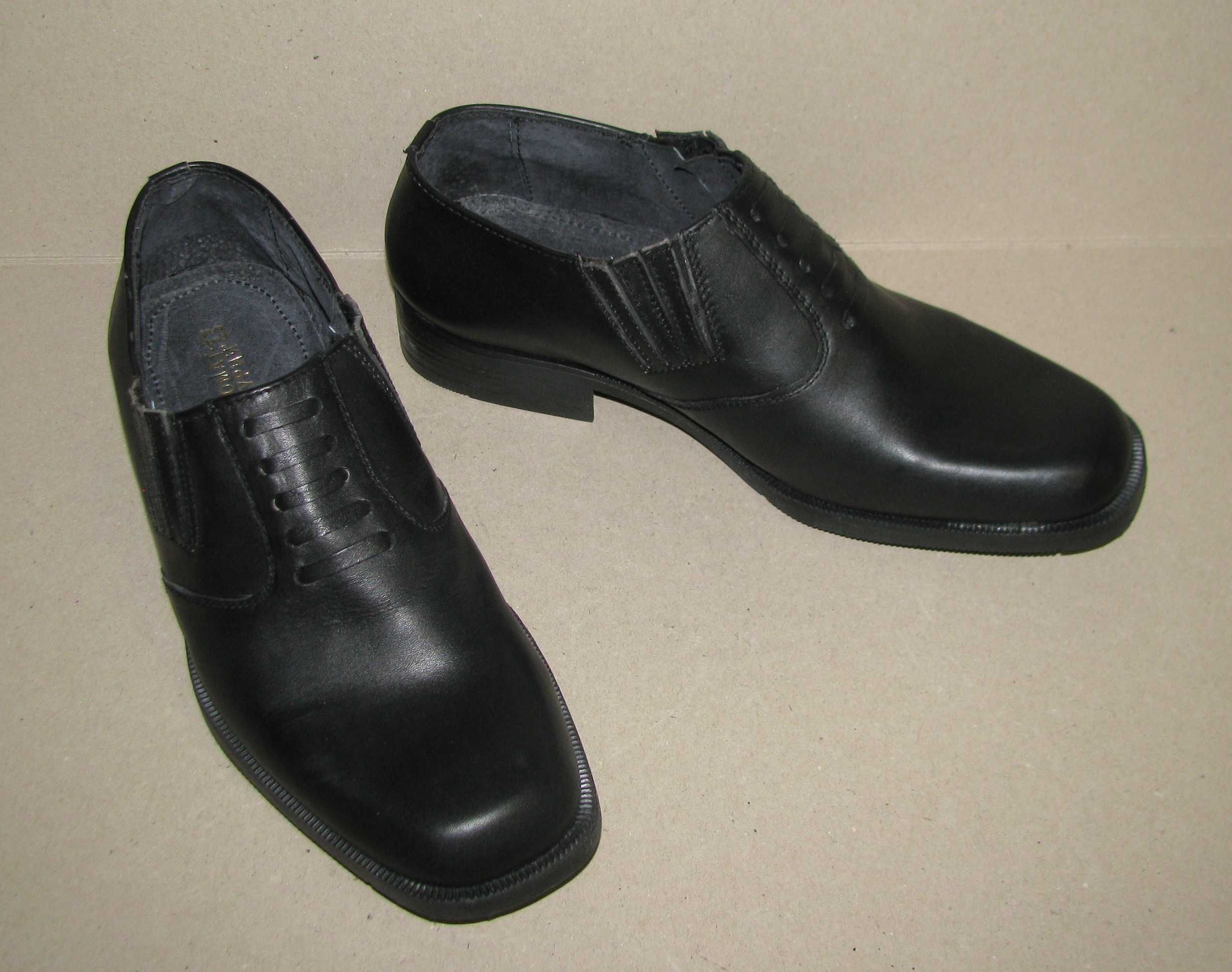 Обувки мъжки №40 черни естествена кожа гумена подметка нови