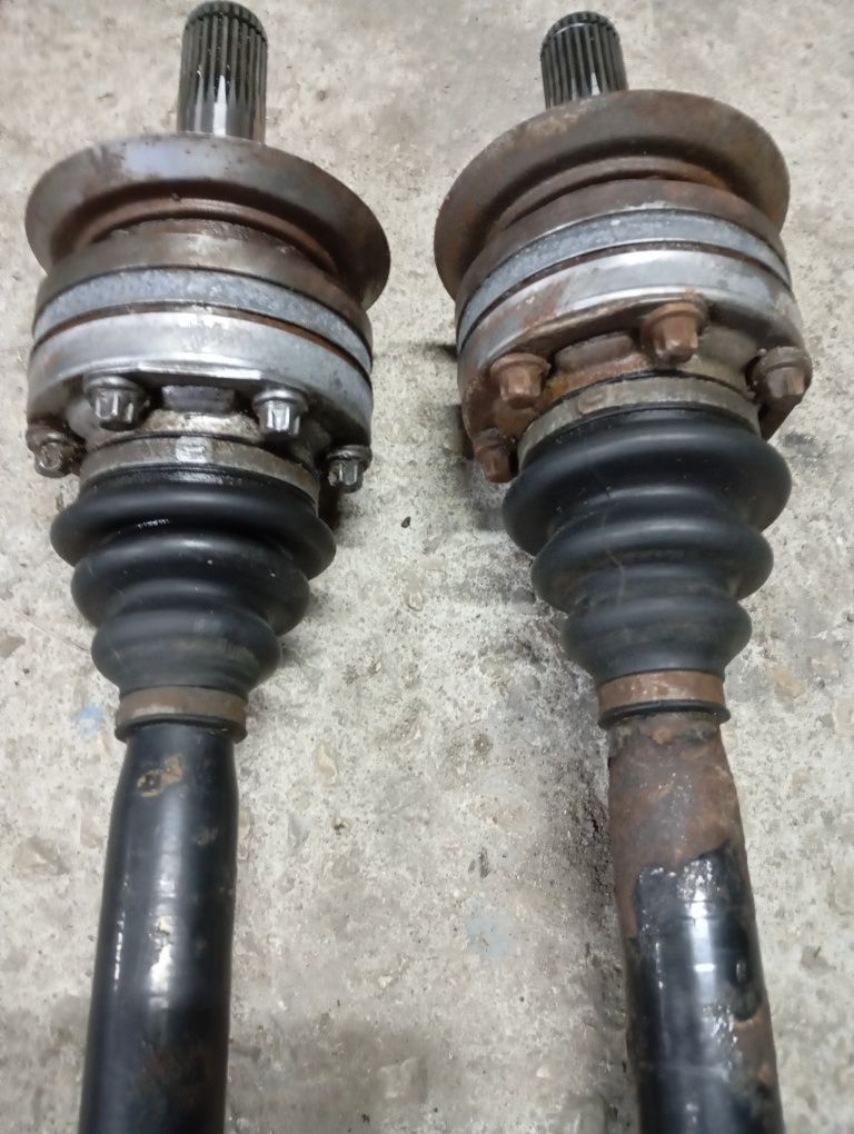 Задни полуоски BMW E39 520i Touring